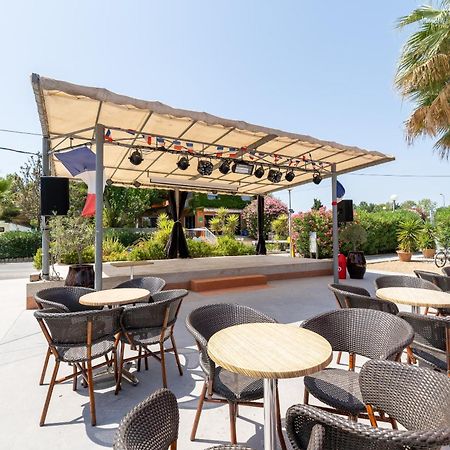 Camping Beau Rivage Hotel เมซ ภายนอก รูปภาพ